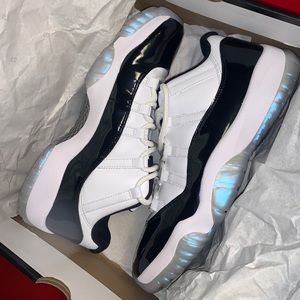 Air Jordan 11 Retro Low Emerald